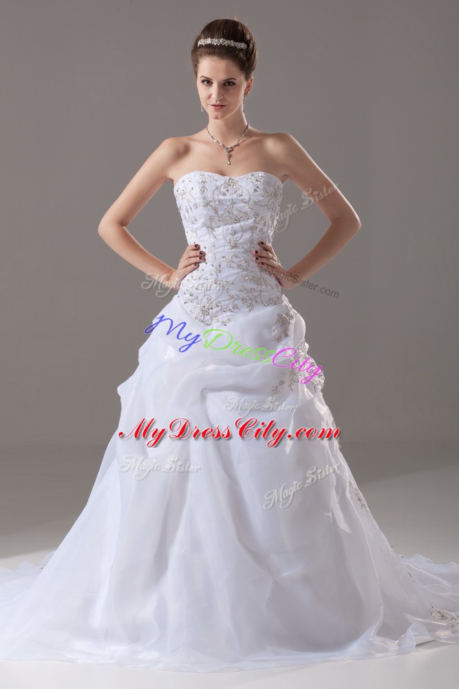 Admirable White Sweetheart Neckline Embroidery Wedding Dresses Sleeveless Lace Up