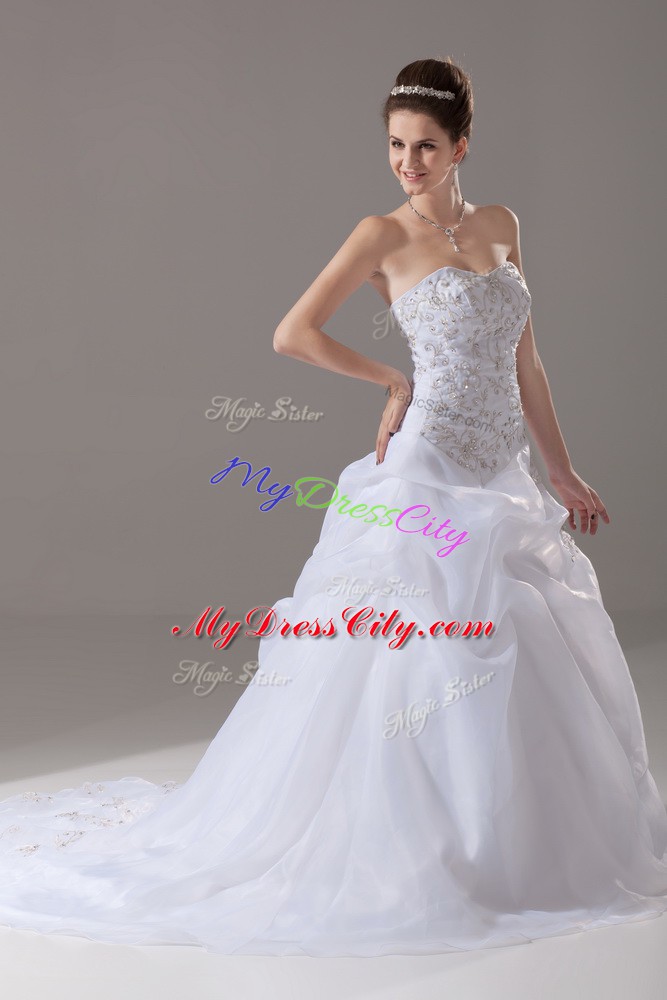 Admirable White Sweetheart Neckline Embroidery Wedding Dresses Sleeveless Lace Up