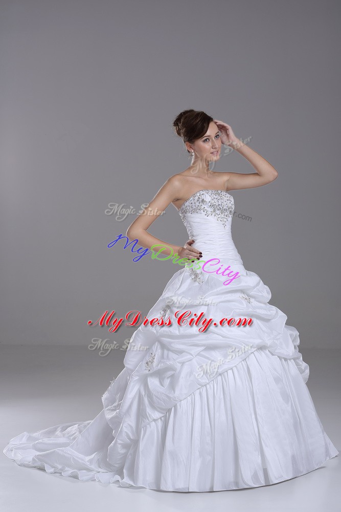 Best Selling White Ball Gowns Taffeta Strapless Sleeveless Beading and Pick Ups Lace Up Wedding Gowns Brush Train