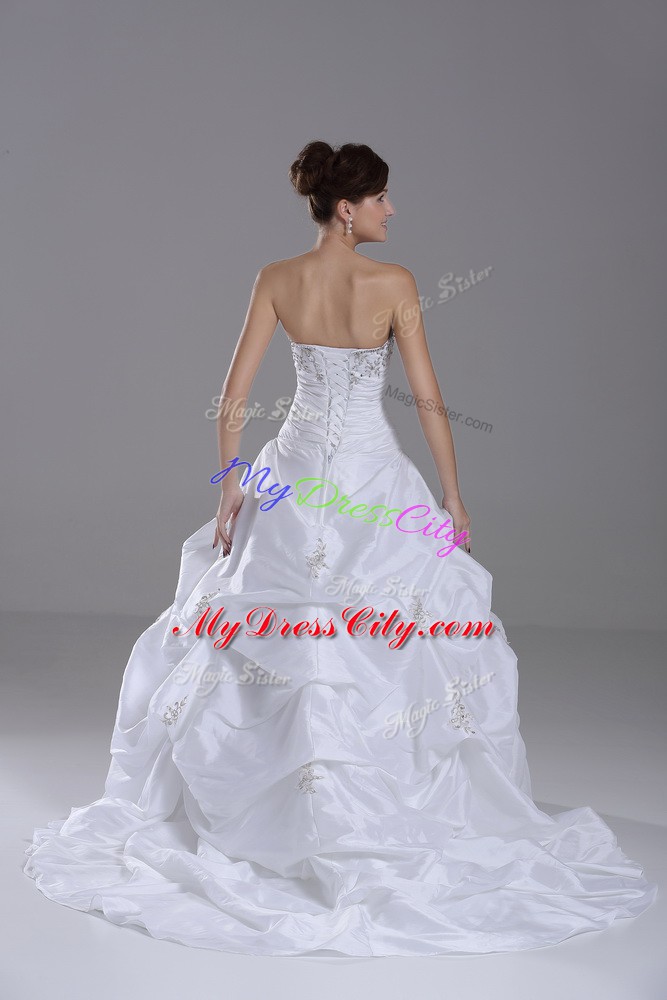 Best Selling White Ball Gowns Taffeta Strapless Sleeveless Beading and Pick Ups Lace Up Wedding Gowns Brush Train