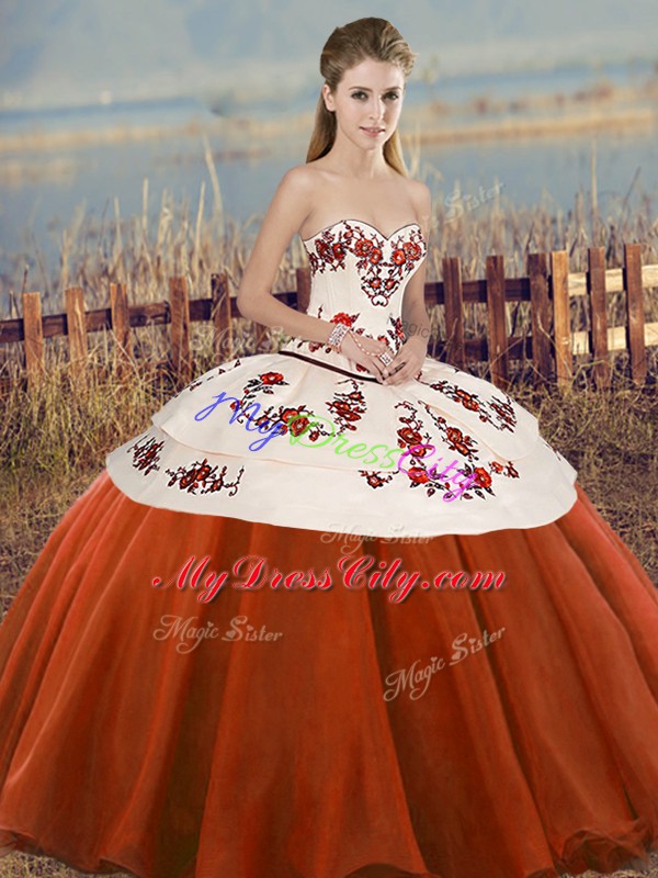 Deluxe Rust Red Lace Up Sweetheart Embroidery and Bowknot Vestidos de Quinceanera Tulle Sleeveless