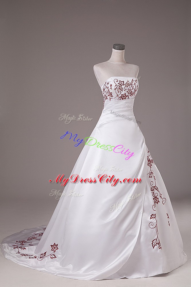 White Sleeveless Satin Brush Train Lace Up Wedding Dresses for Wedding Party