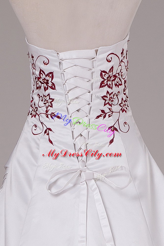 White Sleeveless Satin Brush Train Lace Up Wedding Dresses for Wedding Party