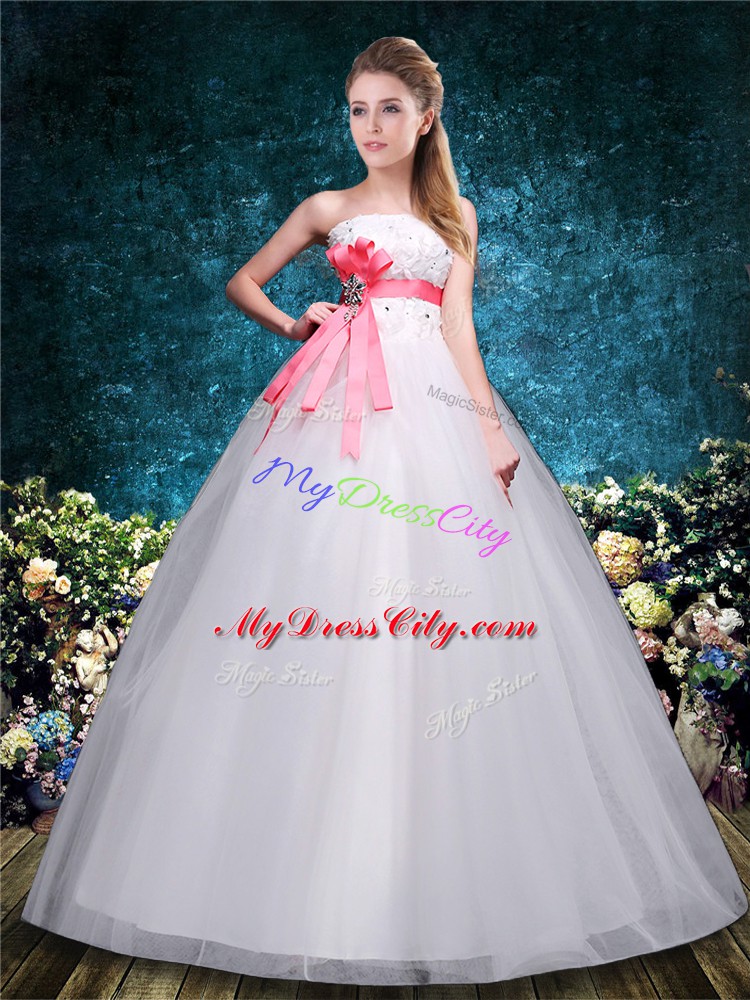 Luxurious White Sleeveless Tulle Lace Up Wedding Gown for Wedding Party