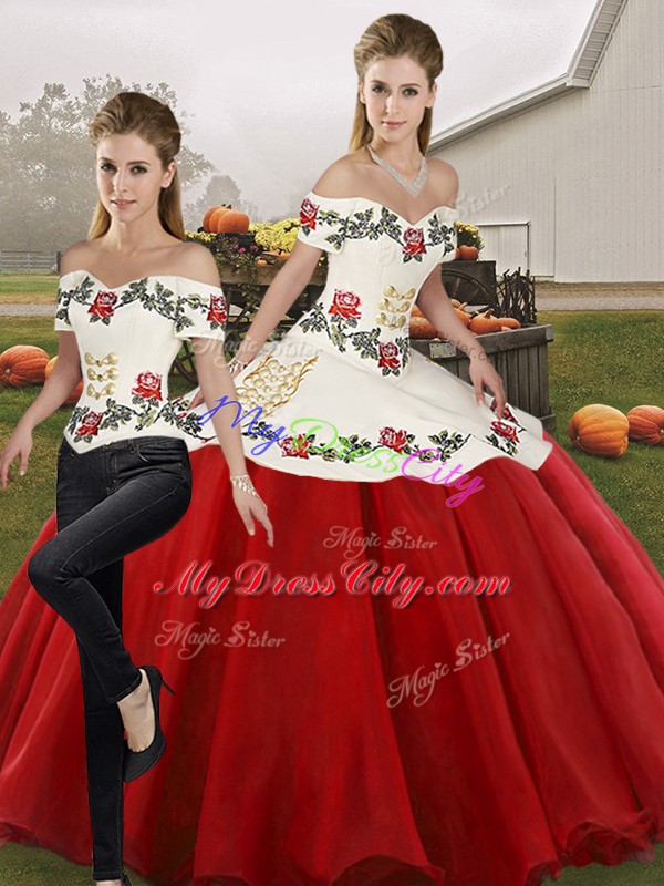 Chic White And Red Lace Up Quinceanera Gown Embroidery Sleeveless Floor Length