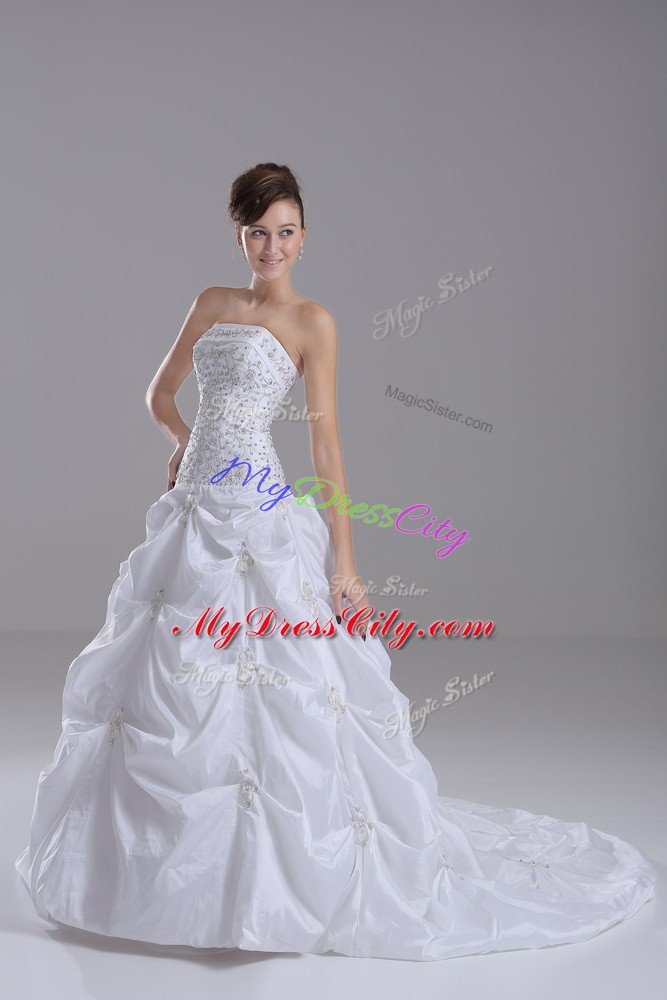 White Strapless Neckline Beading and Pick Ups Wedding Dress Sleeveless Lace Up