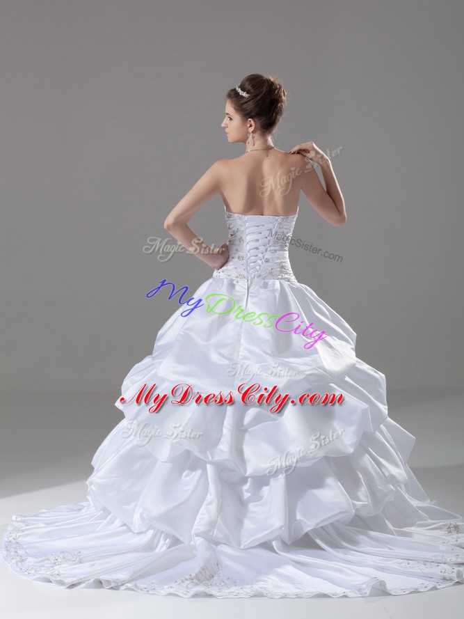 Embroidery and Pick Ups Wedding Gowns White Lace Up Sleeveless Brush Train