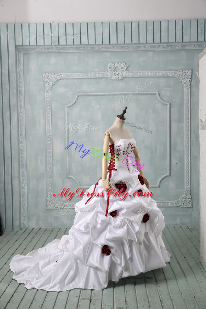 Fashionable White Lace Up Wedding Dress Embroidery and Pick Ups and Hand Made Flower Sleeveless Brush Train