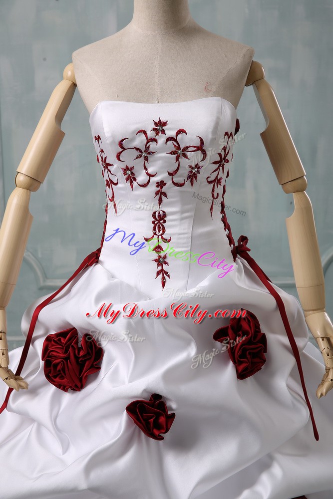 Fashionable White Lace Up Wedding Dress Embroidery and Pick Ups and Hand Made Flower Sleeveless Brush Train