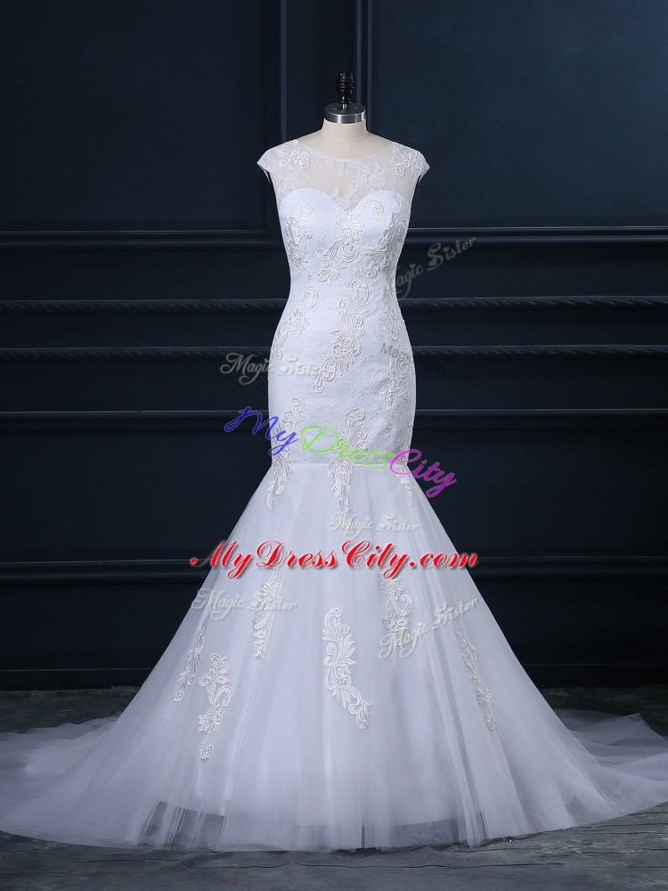 Fitting White Clasp Handle Bridal Gown Lace Sleeveless Brush Train