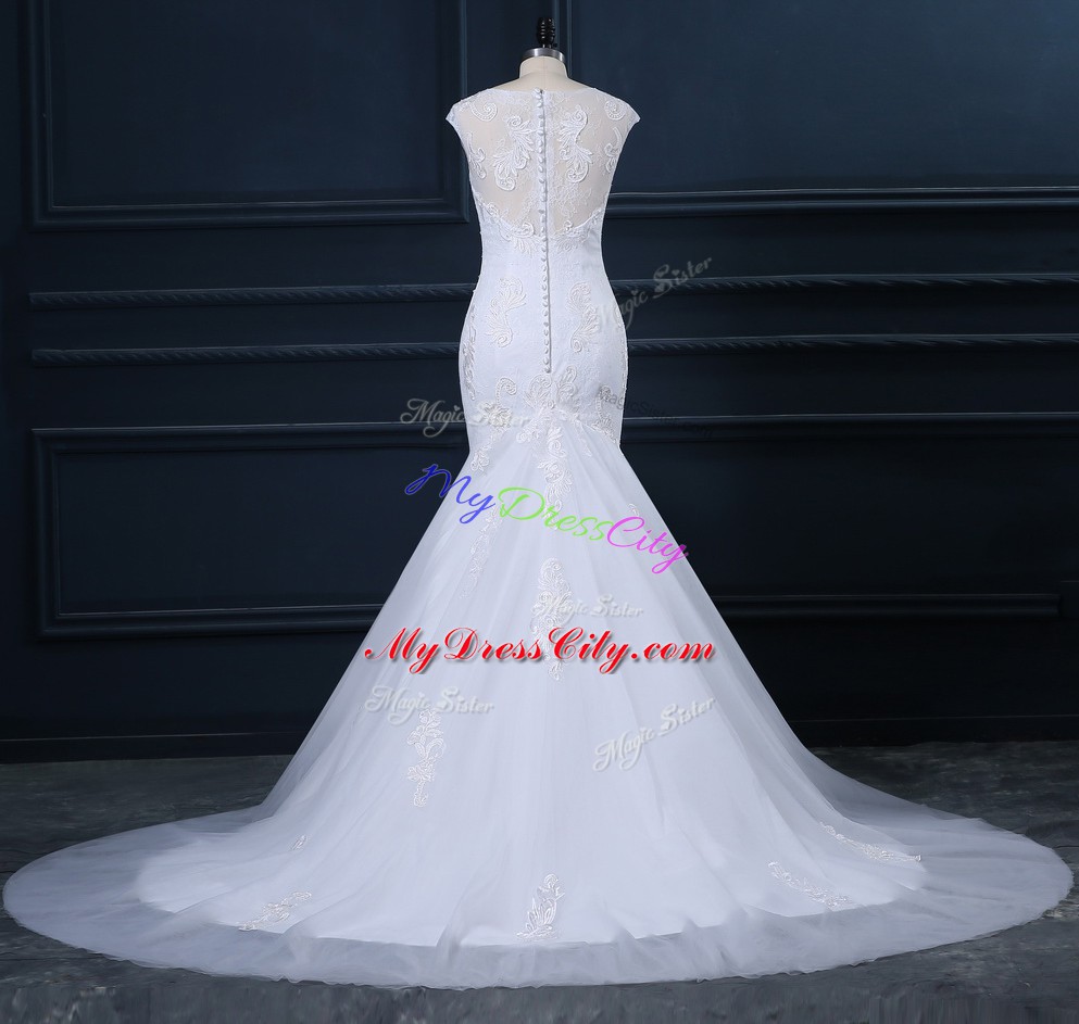 Fitting White Clasp Handle Bridal Gown Lace Sleeveless Brush Train