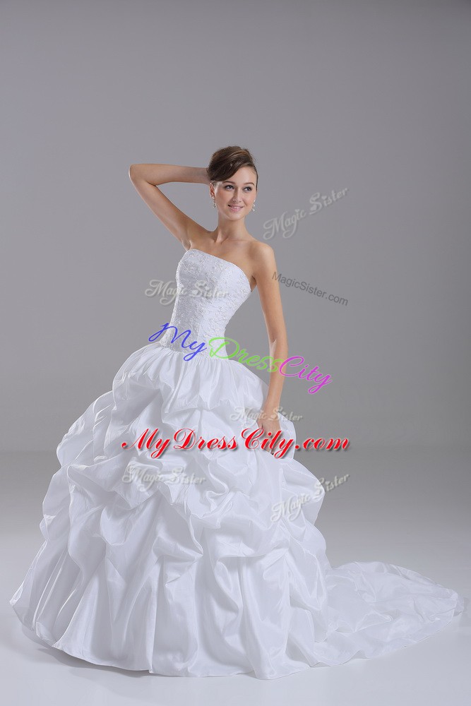 Elegant White Ball Gowns Taffeta Strapless Sleeveless Lace and Pick Ups Lace Up Wedding Dress Brush Train