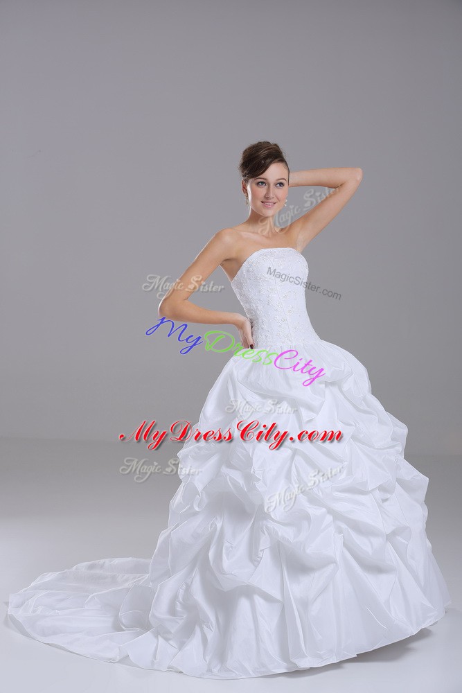 Elegant White Ball Gowns Taffeta Strapless Sleeveless Lace and Pick Ups Lace Up Wedding Dress Brush Train