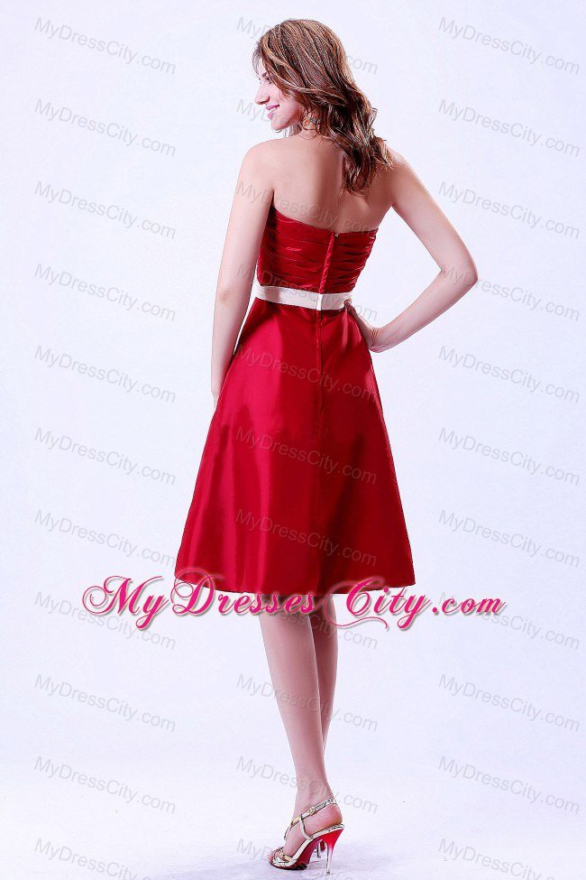 Ruching Sweetheart Wine Red Bridemaid Dress With White Belt