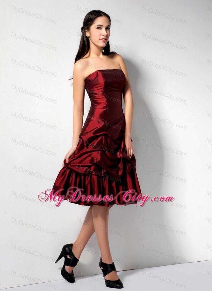 Burgundy Strapless Knee-length Bridesmaid Dress with Pick-ups and Ruches