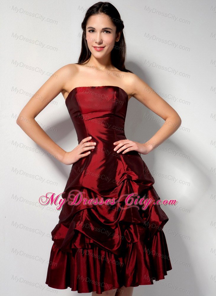 Burgundy Strapless Knee-length Bridesmaid Dress with Pick-ups and Ruches