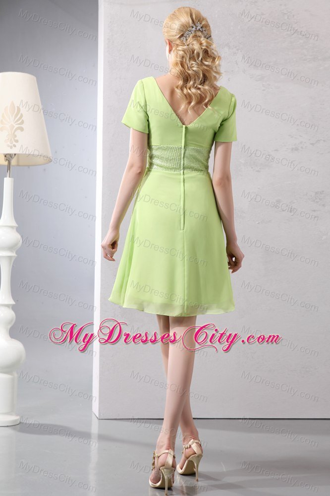 V-neck Yellow Green Short Bridesmaid Dress with Short Sleeves