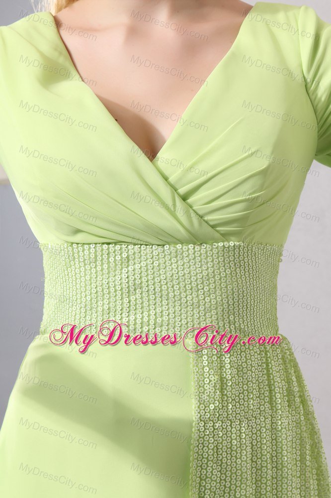 V-neck Yellow Green Short Bridesmaid Dress with Short Sleeves