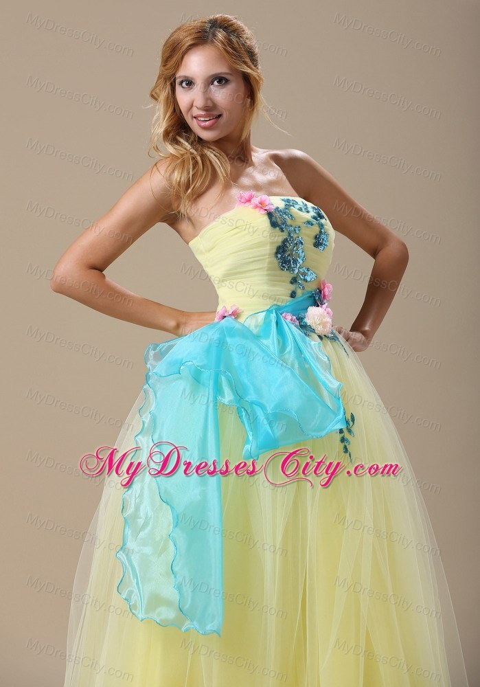 Appliques Ruched Prom Dress in Yellow With Sash