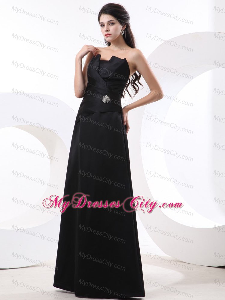 Designer Ruffled Black Straples Prom Dress with Brooch