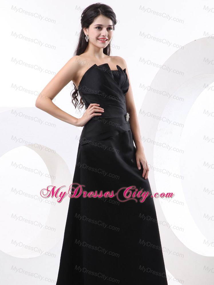 Designer Ruffled Black Straples Prom Dress with Brooch