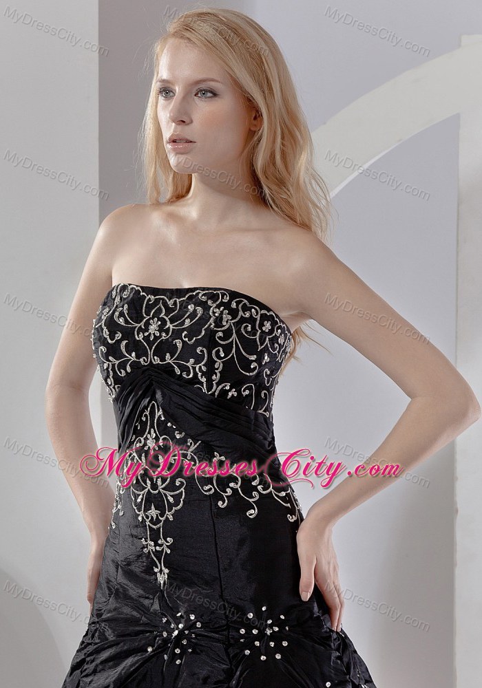 Taffeta Strapless Embroidery With Beading Black 2013 Prom Gowns