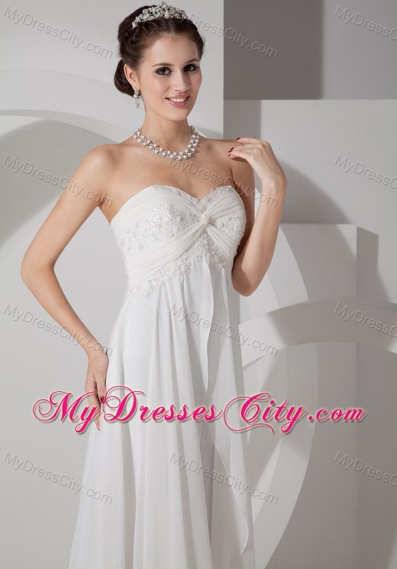 White Sweetheart Chiffon Ruched Appliques Prom Dresses