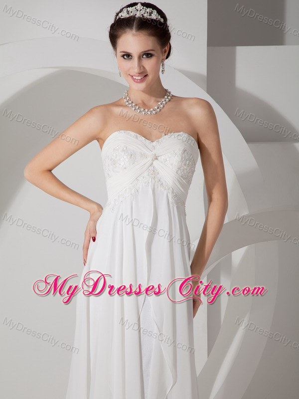 White Sweetheart Chiffon Ruched Appliques Prom Dresses