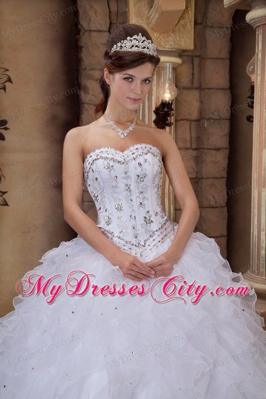 Elegant White Sweetheart Beading and Ruffled Quinceanera Dress