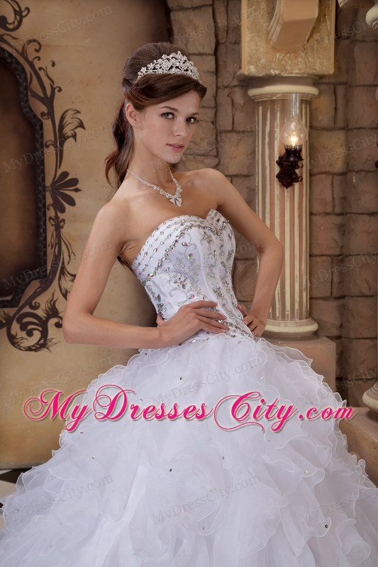 Elegant White Sweetheart Beading and Ruffled Quinceanera Dress