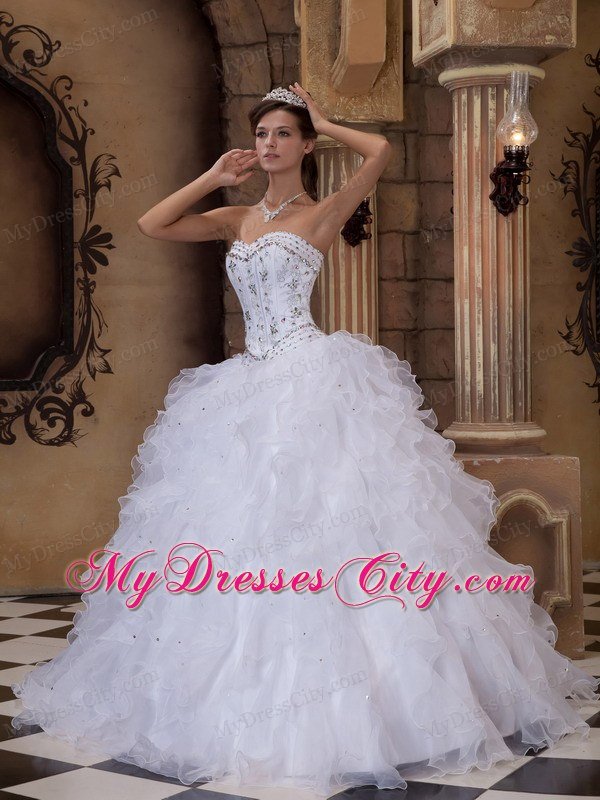 Elegant White Sweetheart Beading and Ruffled Quinceanera Dress