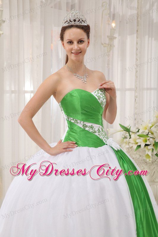 Long Ball Gown Sweetheart Embroidery White Sweet 15 Dresses