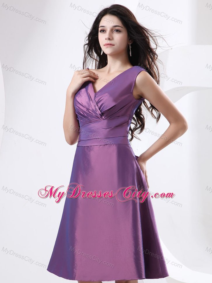 Memorable Simple V-neck Purple Knee-length Bowknot Bridesmaid Dresses