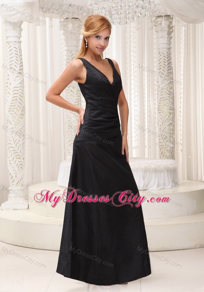 Modest Long Black V-neck Ruching Bridesmaid Dress for Wedding Party