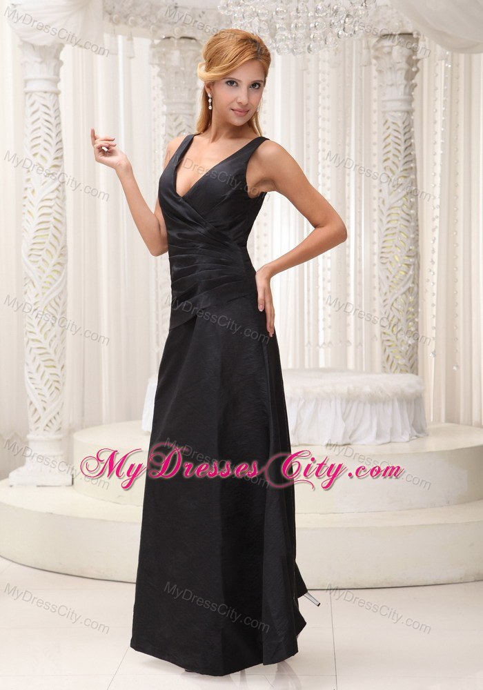 Modest Long Black V-neck Ruching Bridesmaid Dress for Wedding Party