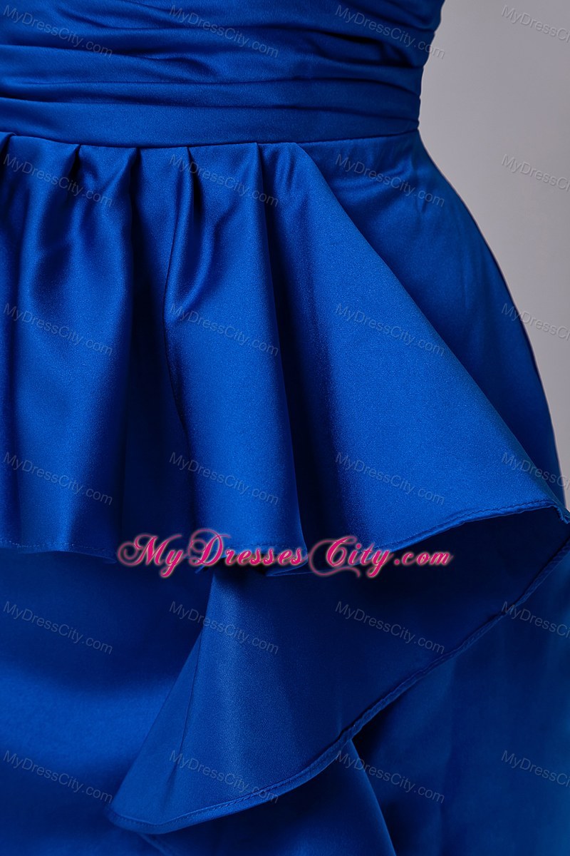 Attractive Royal Blue Sheathy Strapless Ruched Mini-length Bridesmaid Dress