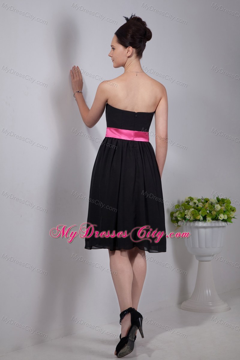 Black Empire Strapless Chiffon Short Bridesmaid Dresses with Pink Sashes