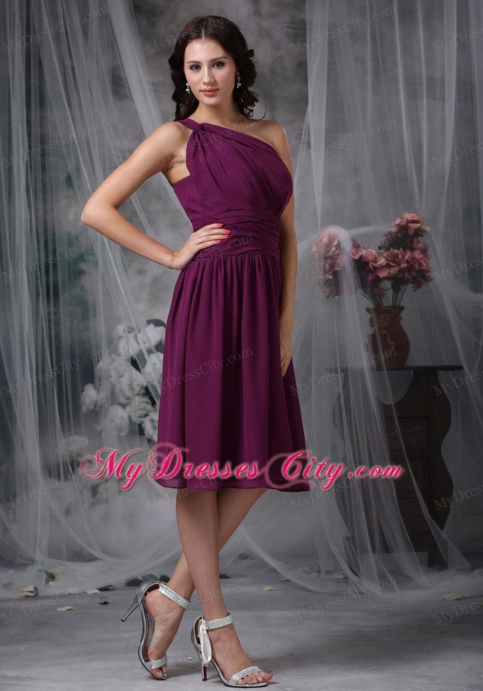 One Shoulder Knee-length Ruched Homecoming Dress in Purple