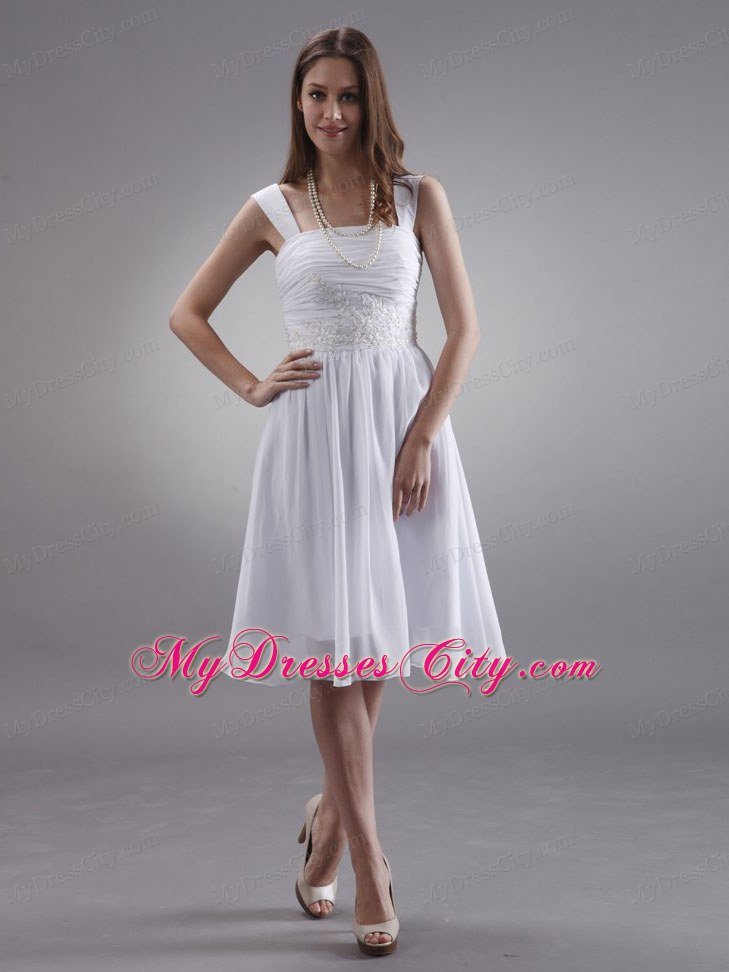 Chiffon Wide Straps Knee-length Homecoming Dress With Appliques