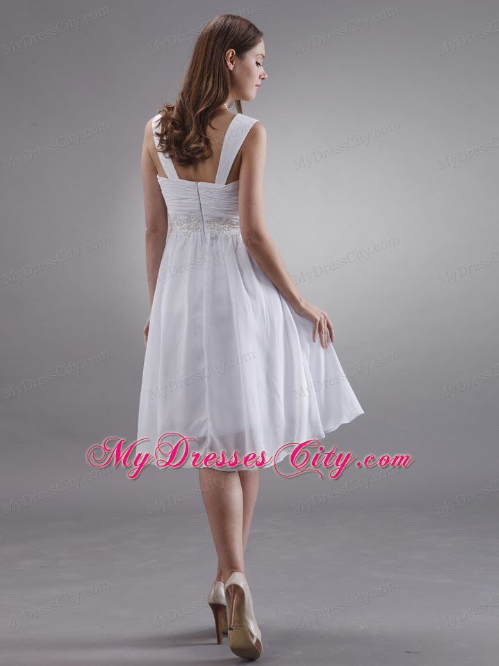 Chiffon Wide Straps Knee-length Homecoming Dress With Appliques