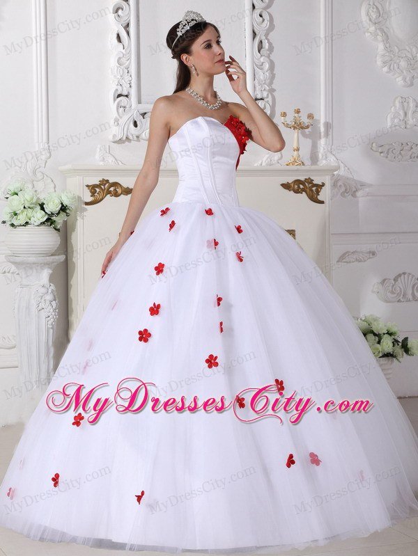 White Sweetheart Ball Gown Sweet 16 Dresses With Red Petals