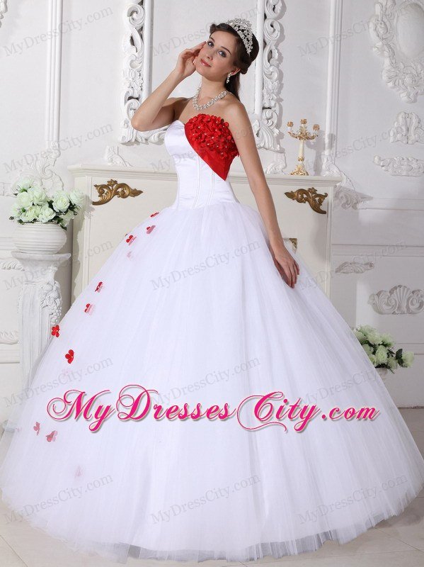 White Sweetheart Ball Gown Sweet 16 Dresses With Red Petals