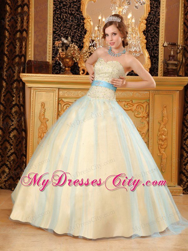 Elegant Sweetheart Beaded Quinceanera Gowns With Satin and Tulle