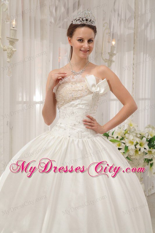 Luxurious White Ball Gown Strapless Beading Quinceanera Dresses