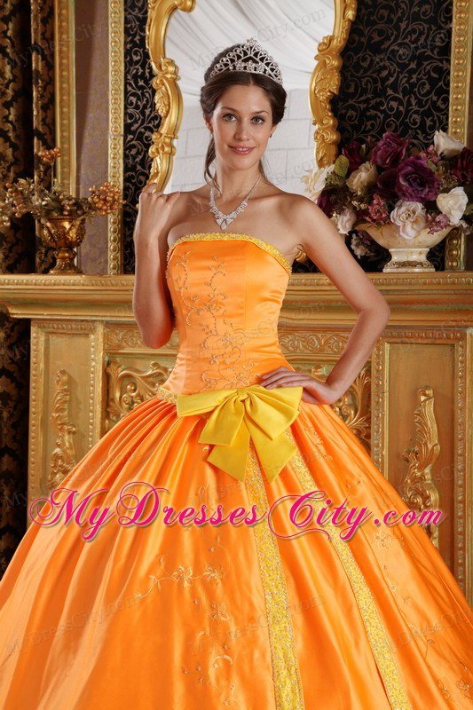 Beaded Neckline Orange Strapless Sweet 15 Dresses Embroidery Bow