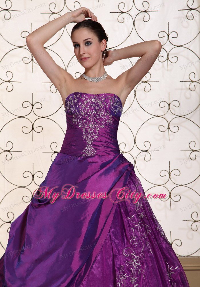 2013 Taffeta and Organza Embroidery Strapless Purple Dress for Quince