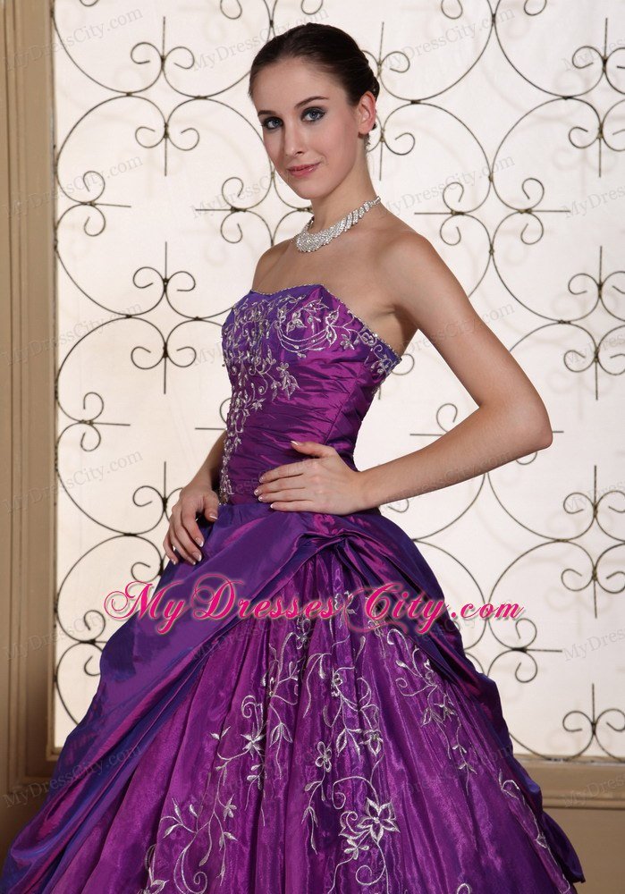 2013 Taffeta and Organza Embroidery Strapless Purple Dress for Quince