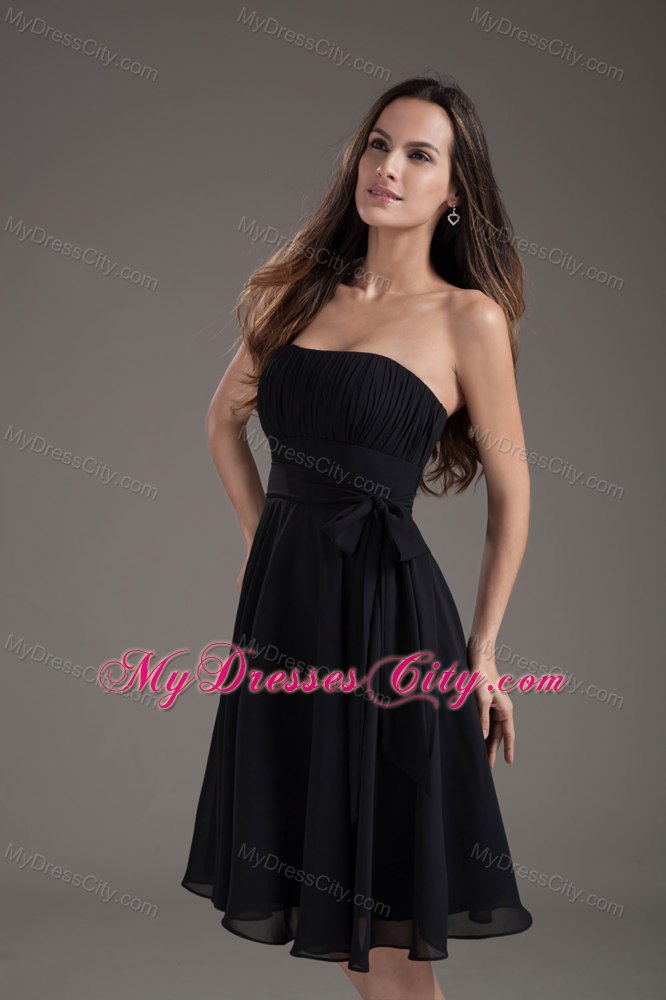 Cheap A-line Strapless Chiffon Short Black Prom Dresses with Sash