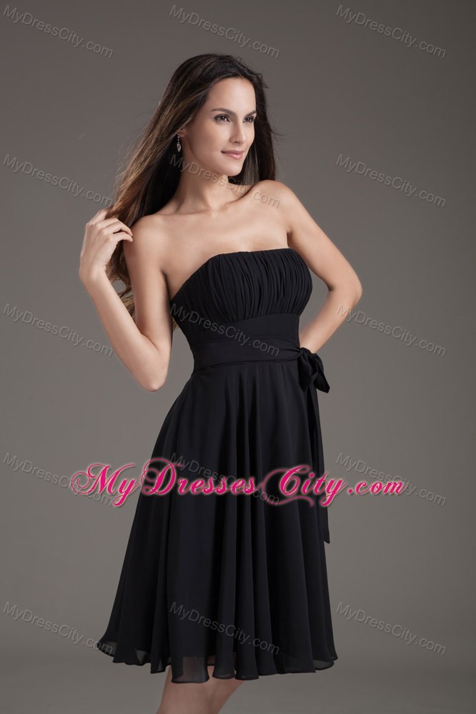 Cheap A-line Strapless Chiffon Short Black Prom Dresses with Sash