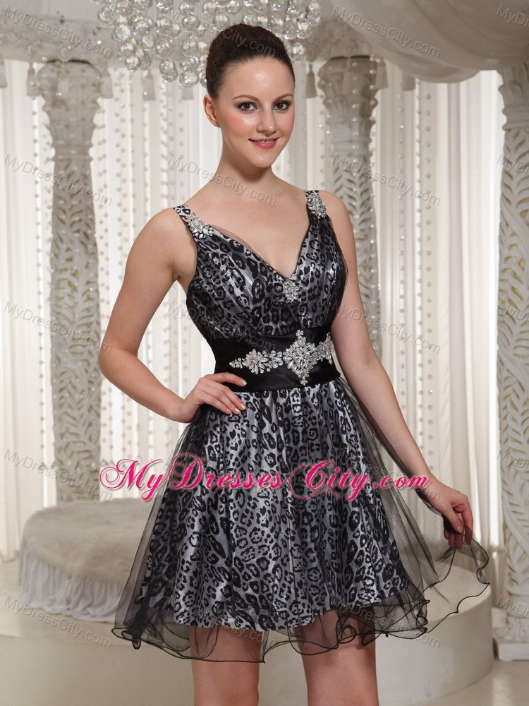 2013 V-neck Organza Black Short Cocktail Dress with Leopard